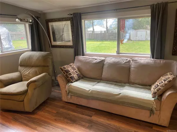 247 Huson Rd, Qualicum Beach, BC V9K 2A2