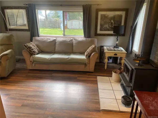 247 Huson Rd, Qualicum Beach, BC V9K 2A2