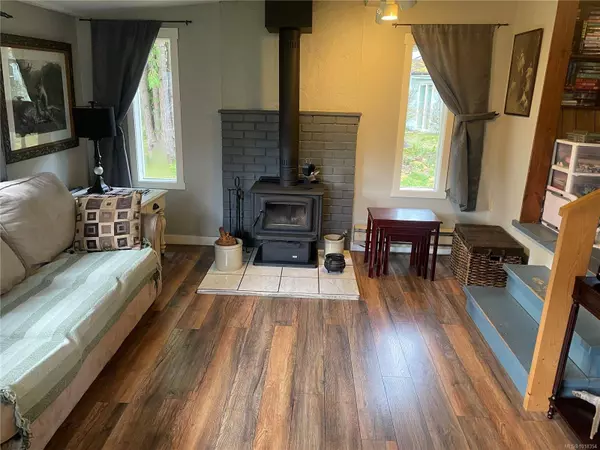 247 Huson Rd, Qualicum Beach, BC V9K 2A2