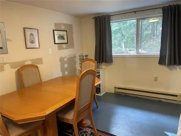 247 Huson Rd, Qualicum Beach, BC V9K 2A2