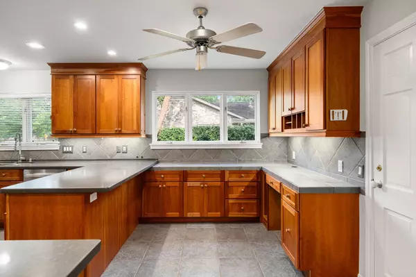 7806 Hornwood DR, Houston, TX 77036