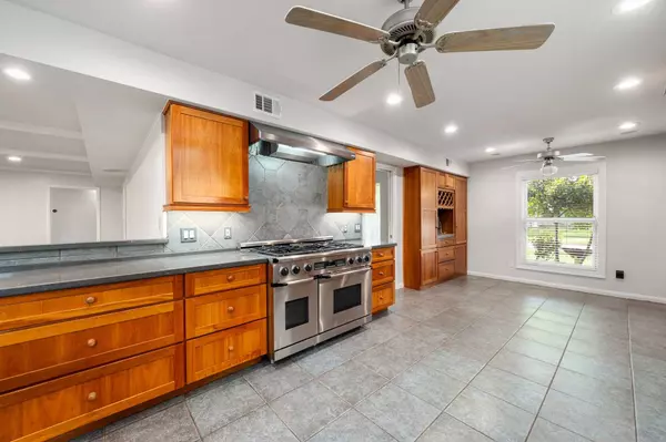 7806 Hornwood DR, Houston, TX 77036