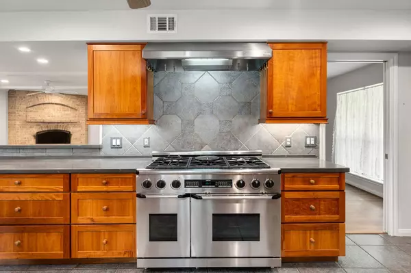 7806 Hornwood DR, Houston, TX 77036