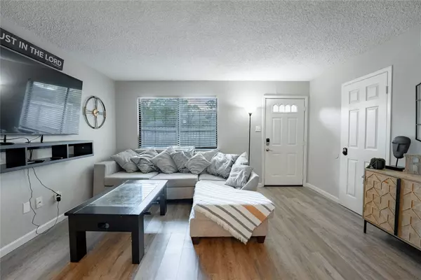 12050 Mighty Oak DR #A, Houston, TX 77066