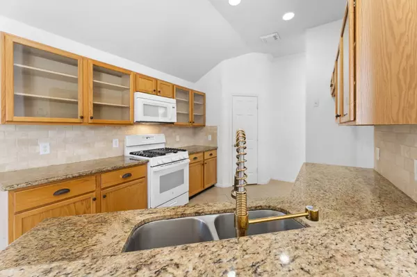 8319 Malin CT, Houston, TX 77083