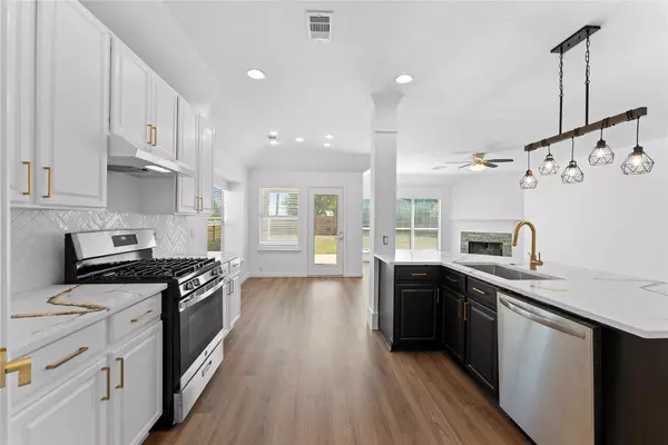 3123 Farrel Hill ST, Fresno, TX 77545