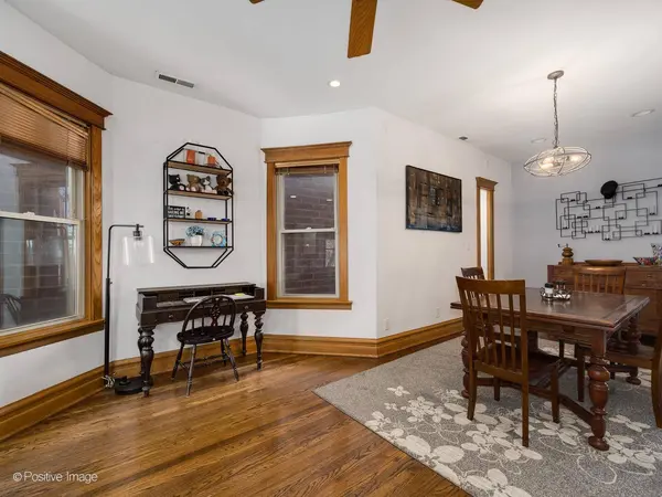 3723 N Wolcott AVE, Chicago, IL 60613