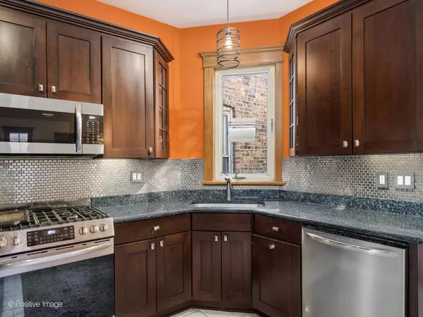 3723 N Wolcott AVE, Chicago, IL 60613