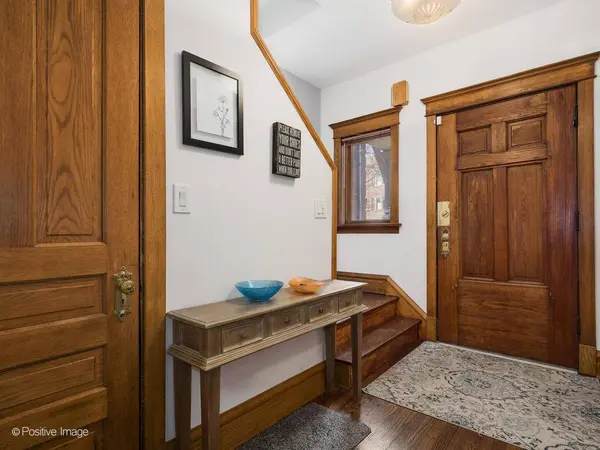 3723 N Wolcott AVE, Chicago, IL 60613