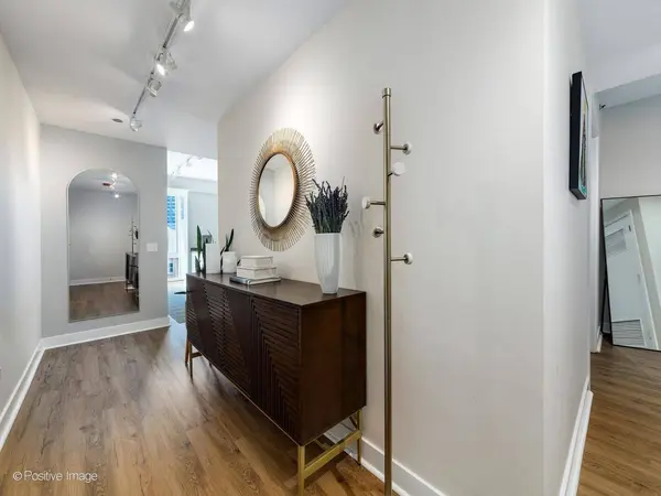 505 N McClurg CT #905, Chicago, IL 60611