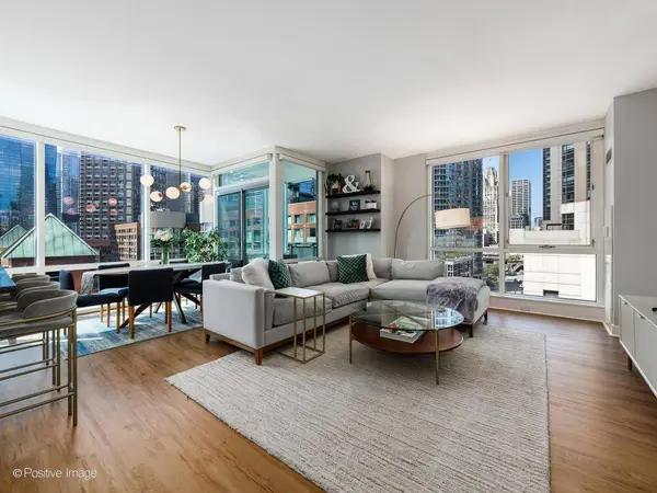505 N McClurg CT #905, Chicago, IL 60611