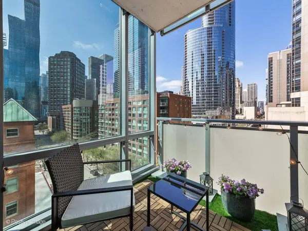 505 N McClurg CT #905, Chicago, IL 60611