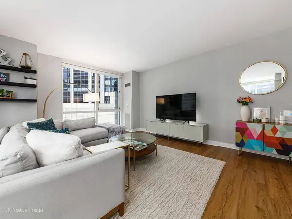 505 N McClurg CT #905, Chicago, IL 60611
