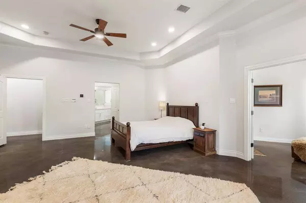 7811 Bent Green LN, Spring, TX 77389