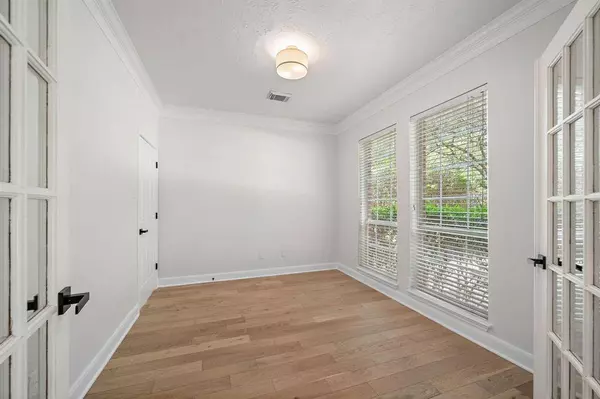 6 Cranberry BND, The Woodlands, TX 77381