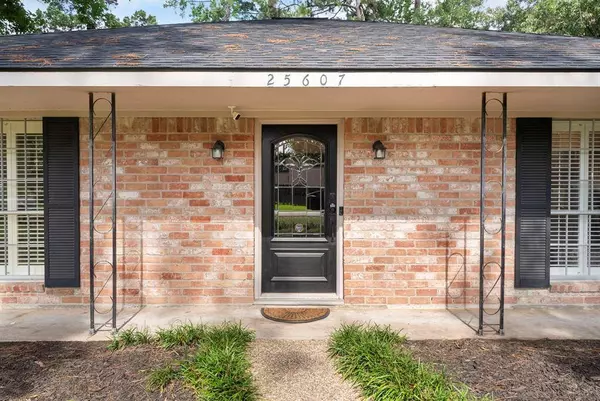 25607 Spring Ridge DR, Spring, TX 77386