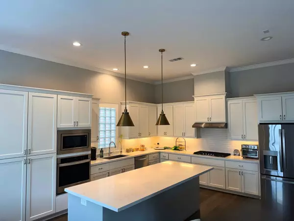 114 Magnolia Green ST, Shenandoah, TX 77384