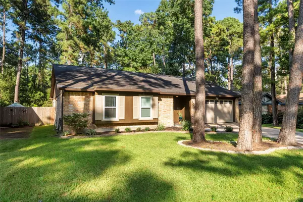 102 N Woodstock Circle DR, The Woodlands, TX 77381