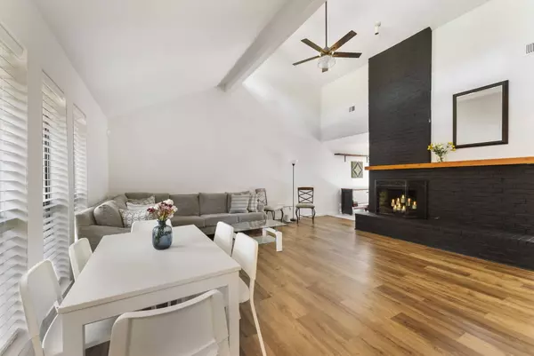 19 Tremont Woods CT, The Woodlands, TX 77381