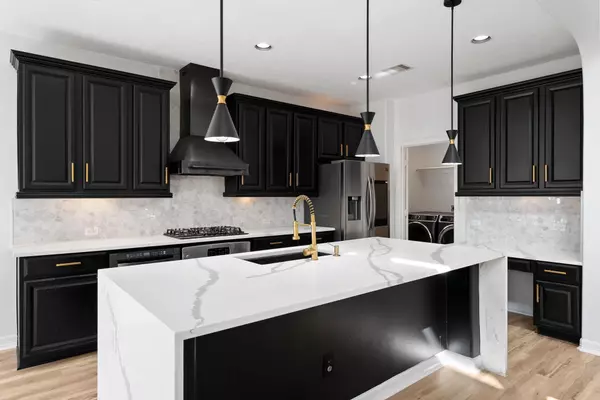 8422 Misty Mountain Trail LN, Spring, TX 77389