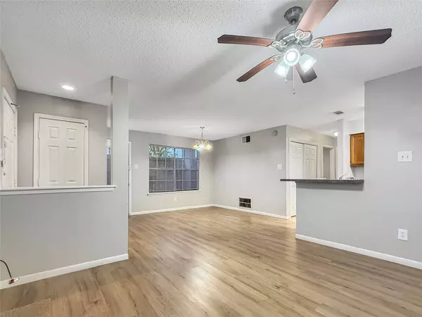 25144 Budde RD #2, Spring, TX 77380