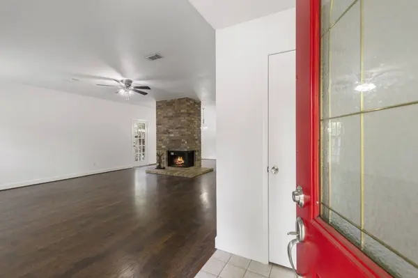 10 Rockridge CT, The Woodlands, TX 77381