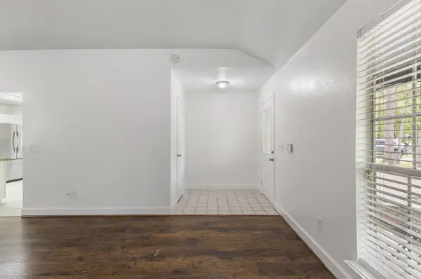 10 Rockridge CT, The Woodlands, TX 77381