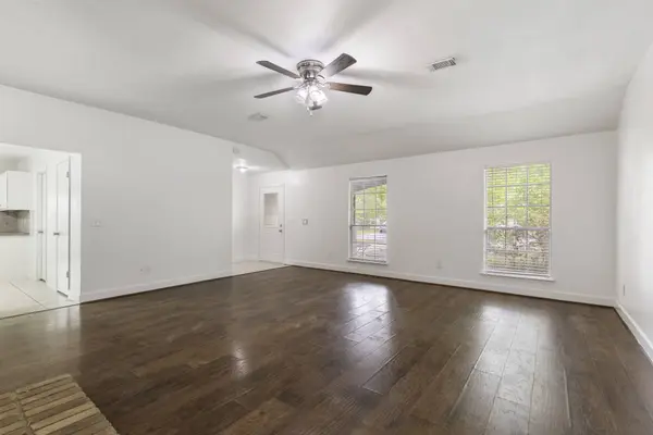 10 Rockridge CT, The Woodlands, TX 77381