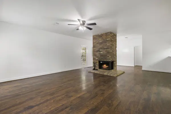 10 Rockridge CT, The Woodlands, TX 77381