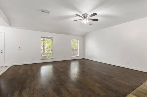 10 Rockridge CT, The Woodlands, TX 77381