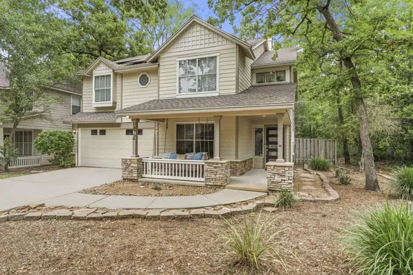 42 W Gaslight PL, The Woodlands, TX 77382