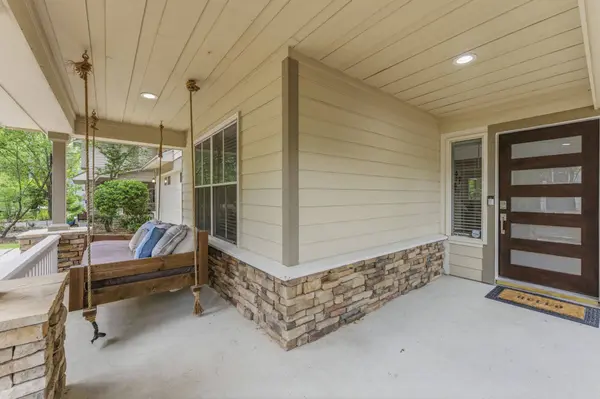 42 W Gaslight PL, The Woodlands, TX 77382
