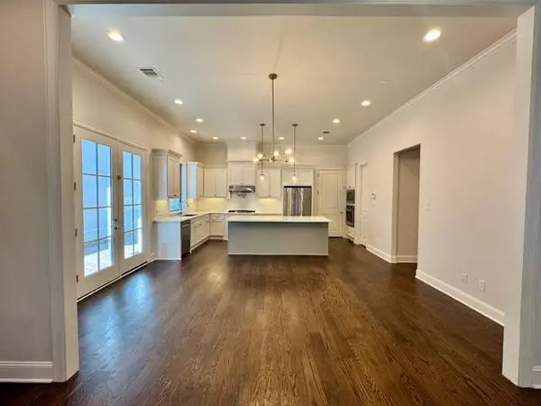 247 Green BLVD, Shenandoah, TX 77384