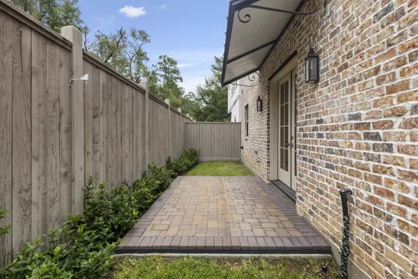 106 Cinder Berry ST, The Woodlands, TX 77384