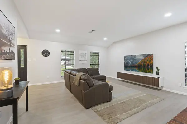 91 N Pathfinders CIR, The Woodlands, TX 77381