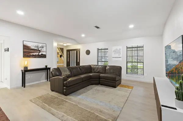 91 N Pathfinders CIR, The Woodlands, TX 77381