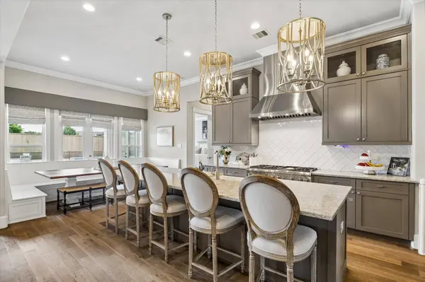 2327 Bottlebrush LN, Conroe, TX 77384