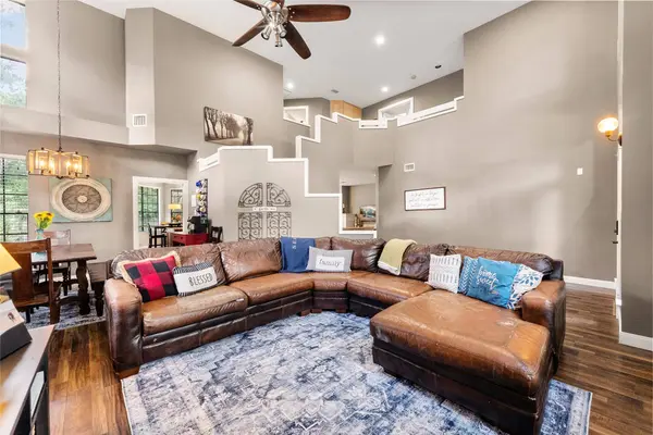 154 S Cochrans Green CIR, The Woodlands, TX 77381