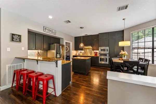 154 S Cochrans Green CIR, The Woodlands, TX 77381