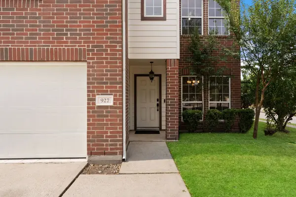 927 Northgate Springs DR, Spring, TX 77373