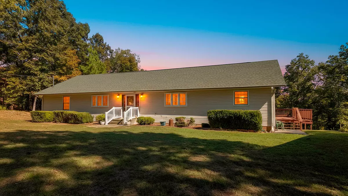 Country Home Hobby Farm in Ozarks0