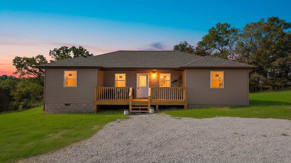 NEW Country Home in Ozark County0