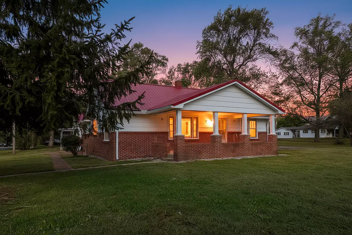 Small Town Home in the Ozarks 0