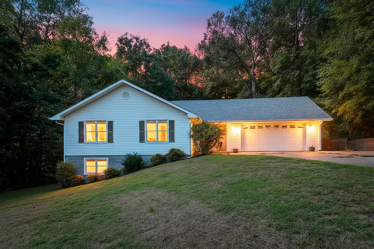 Home in Cherokee Village000