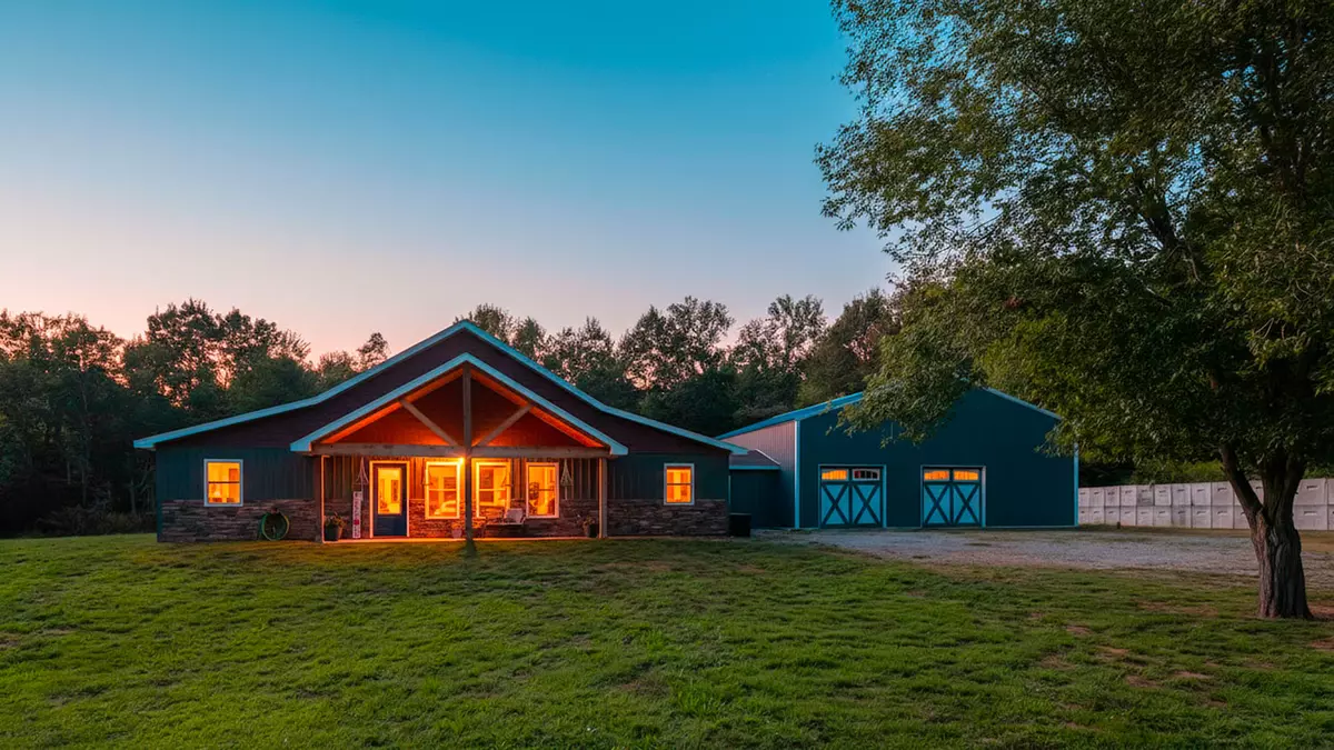 4 bed 2 bath home on 11 acres000