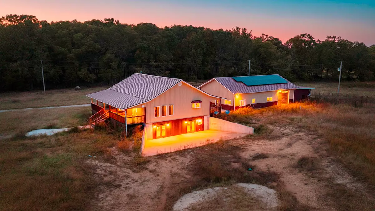 4 bed 3 bath home on 41 acreas000