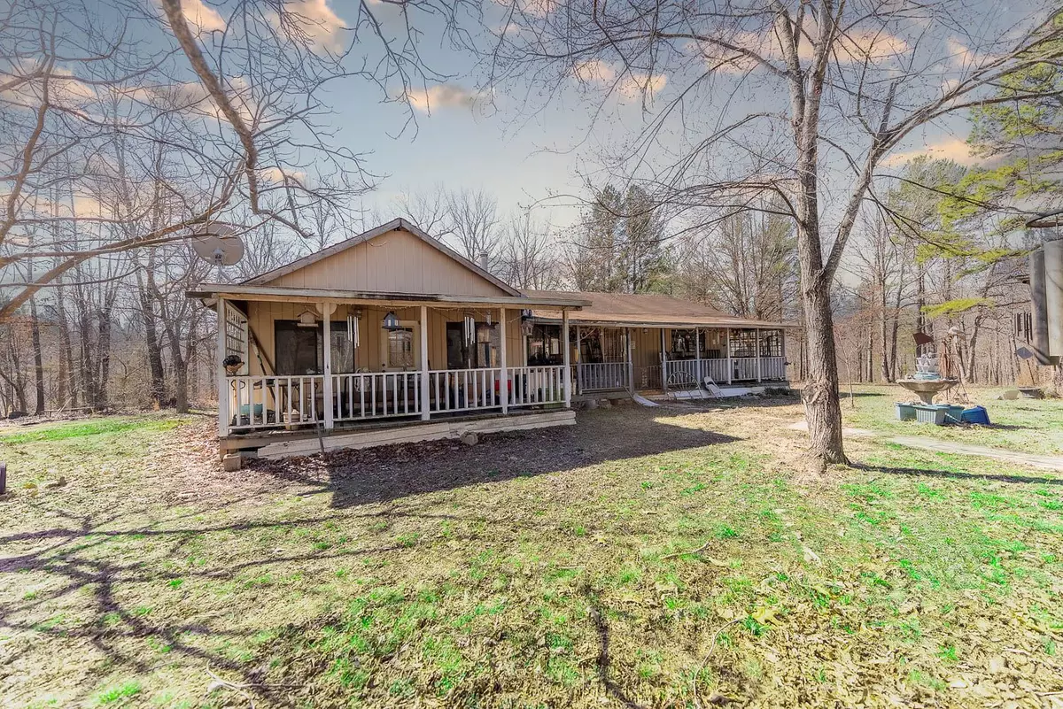 31 Acre Property for sale Couch1