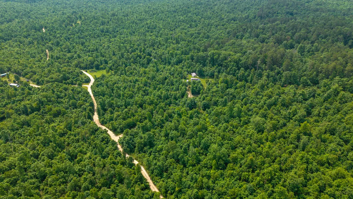 8 acres land000