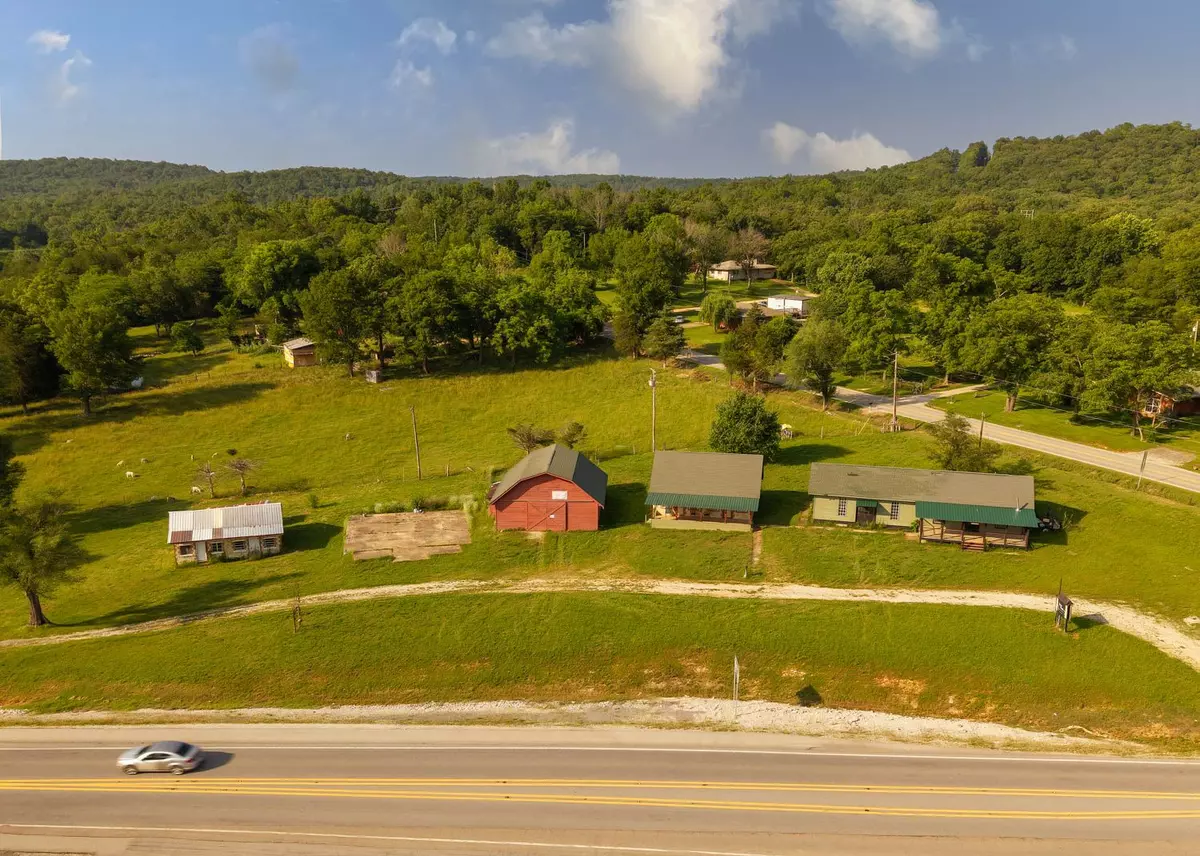 Commercial listing in Hardy Arkansas000