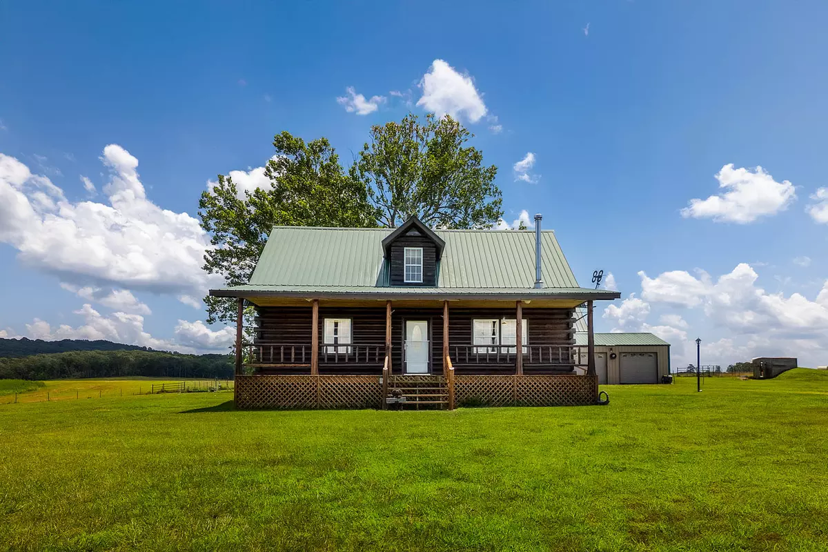 Log cabin on land000